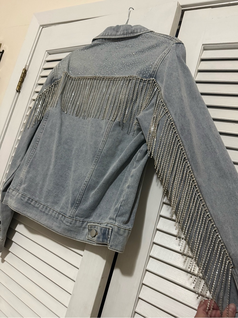 ¡NWT! Savanna Jane Crystal Fringe Light Wash Denim Jacket Womens M